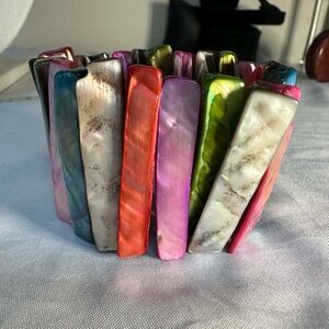 Multi colored stretch shell bracelet